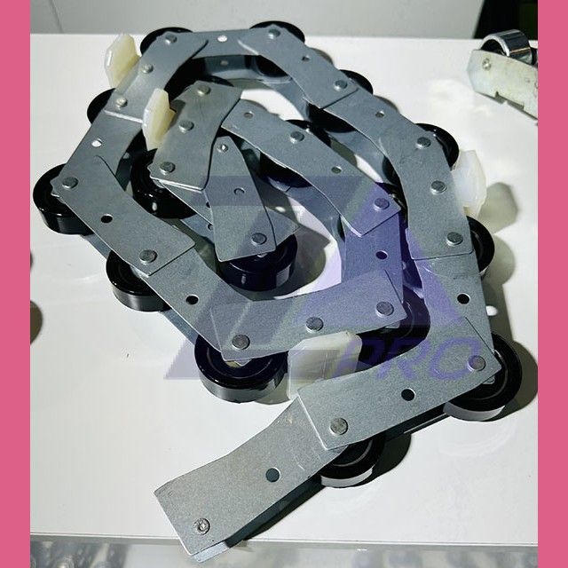 Цепь огибающая поручня эскалатора однорядная 17 роликов шаг 75мм L=1374мм BLT Schindler SEC Xizi Otis