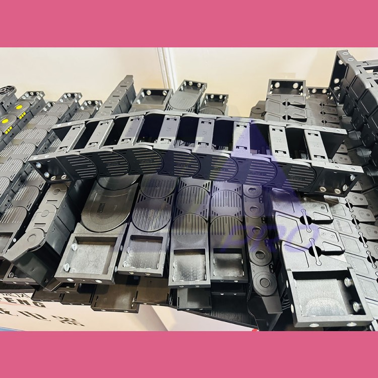 Промышленные пластиковые кабель-каналы (кабельные цепи, пр-во Китай)