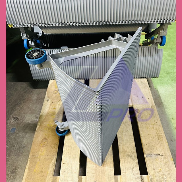 Ступень эскалатора 600мм RAL серая без демаркационных линий 50639044 Schindler