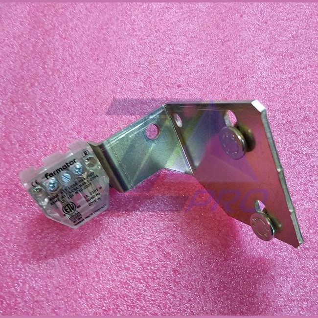 Контакт дверей в сборе с кронштейном крепления KCE.400000000 Fermator