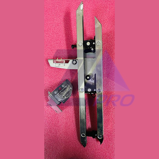 Отводка дверей лифта правая С замком L=545mm Compact VF т2 CDL-CS00CD200 (CDL-CSV2CD200-3) Fermator