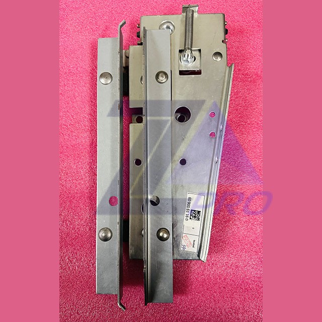 Отводка дверей кабины левая короткая 6090061160 Thyssen