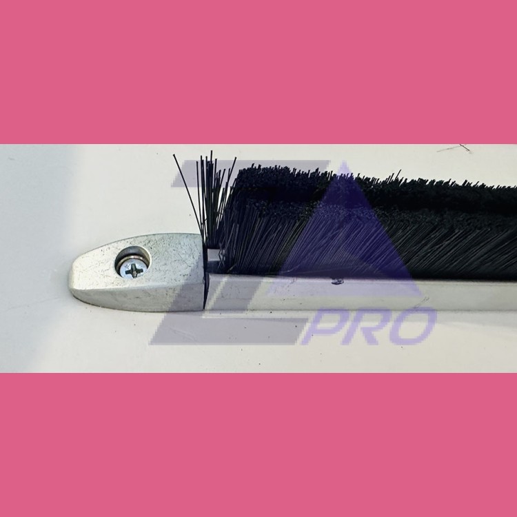 Щетка безопасности эскалатора двухрядная, алюминиевый колпачок под винт Китай