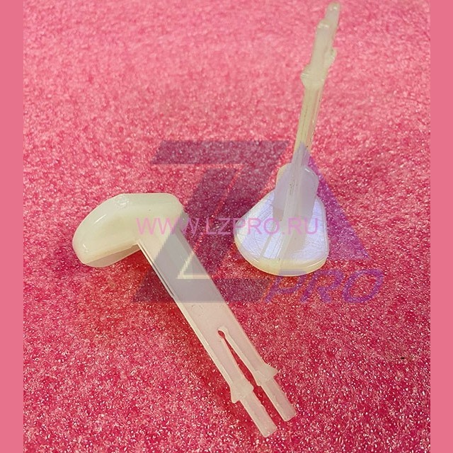 Башмак ступени эскалатора 32х28,5х65мм KM5070729H01 Kone