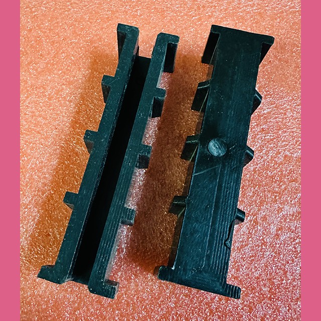 Вкладыш башмака направляющей кабины для лифта KONE, T-9 мм с рёбрами KM901631H9 (130x33x28)