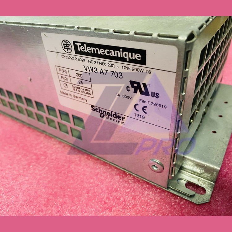 Резистор тормозной IP30 28 ОМ 200Вт VW3 A7 703 Telemecanique Schneider Electric