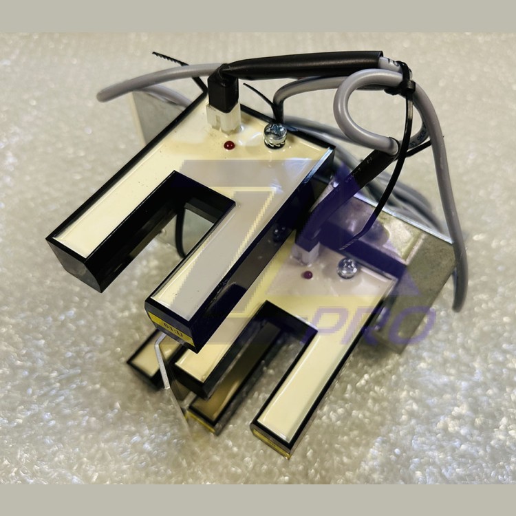 Комплект датчиков осцилляторных с кронштейном KM785150G01 Kone