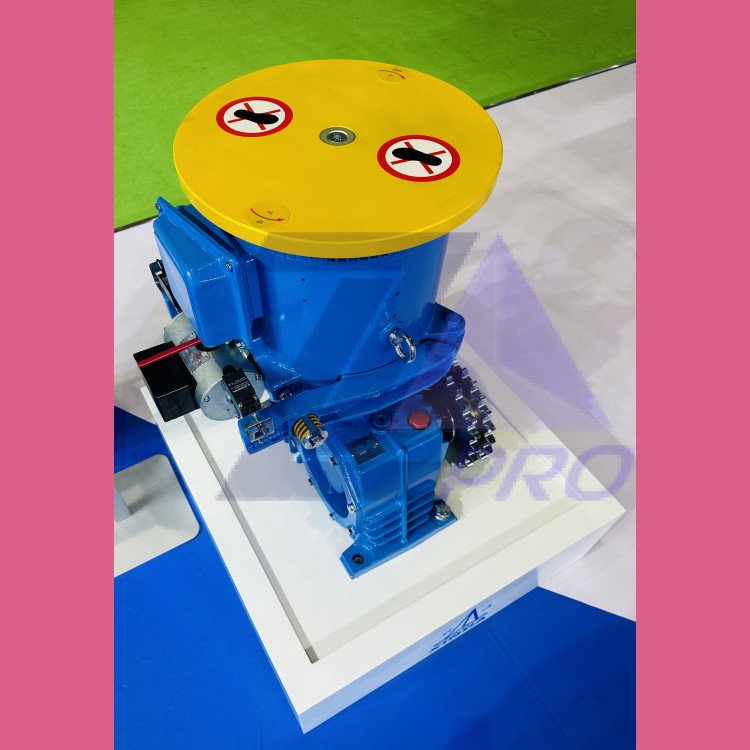 Лебедка в сборе с редуктором для эскалатора ET125-IV