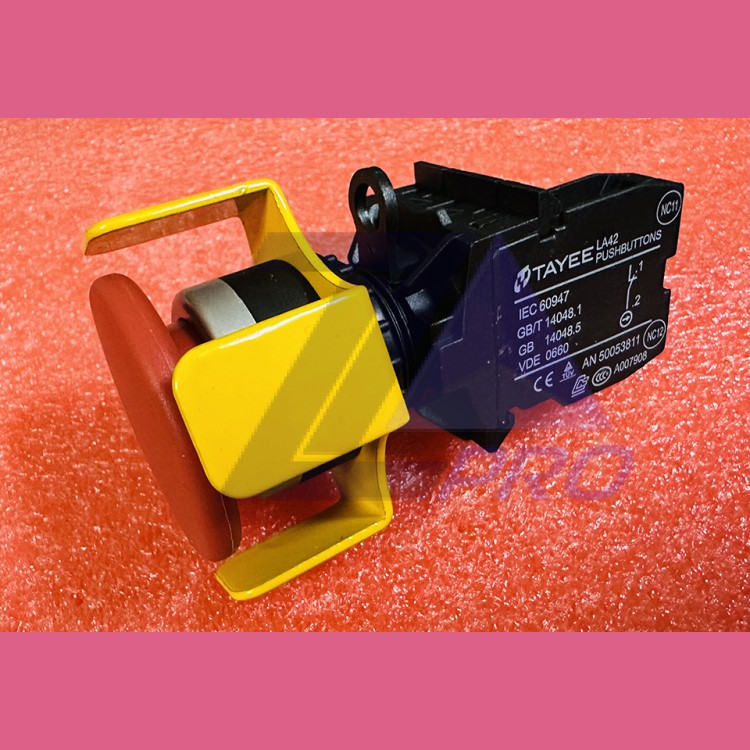 Кнопка STOP 1NC TAYEE