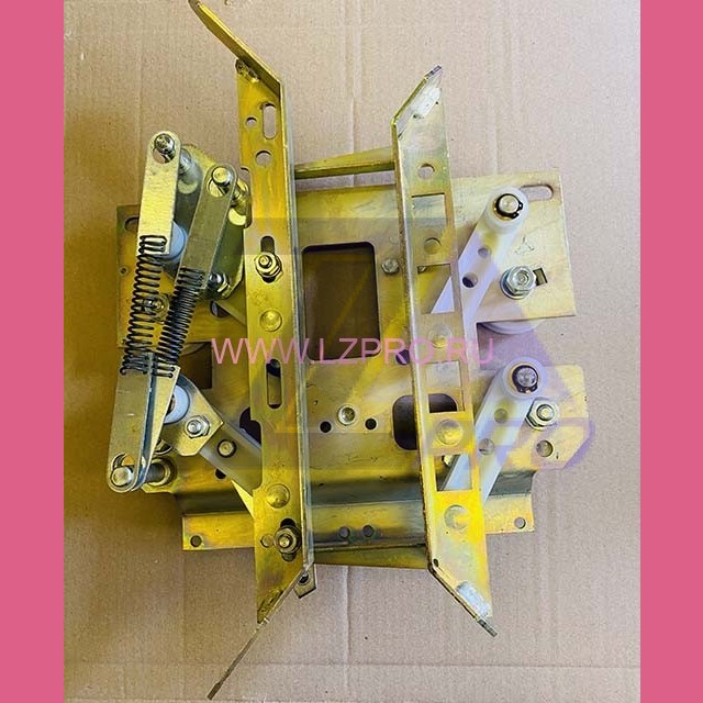 Каретка левая 0463Б.03.45.020 МЛЗ