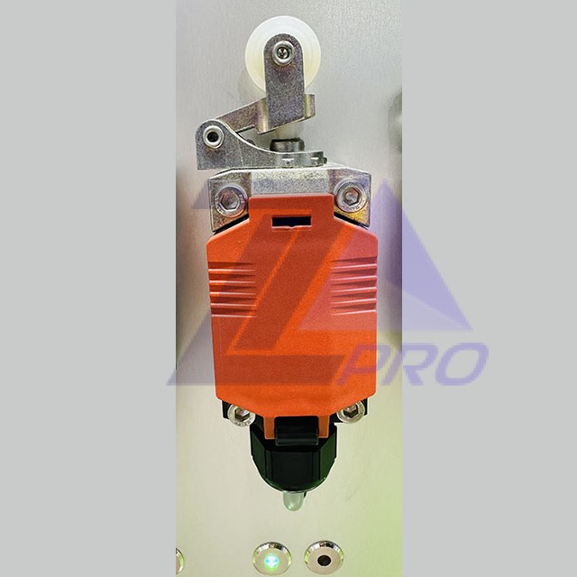 Выключатель IN73-S11 SM 6081000001 BERNSTEIN (1)