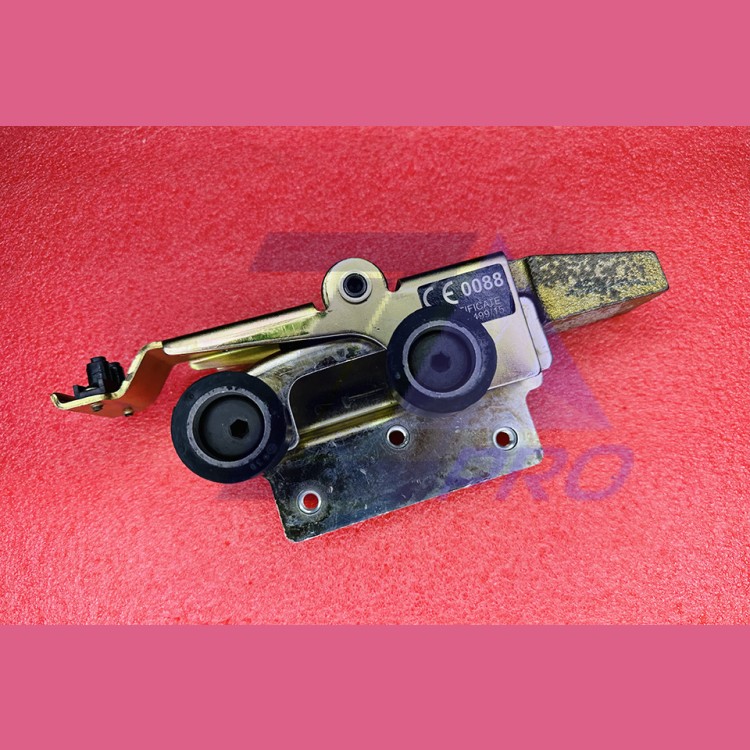 Замок ДШ правый Otis France FAA23400K1