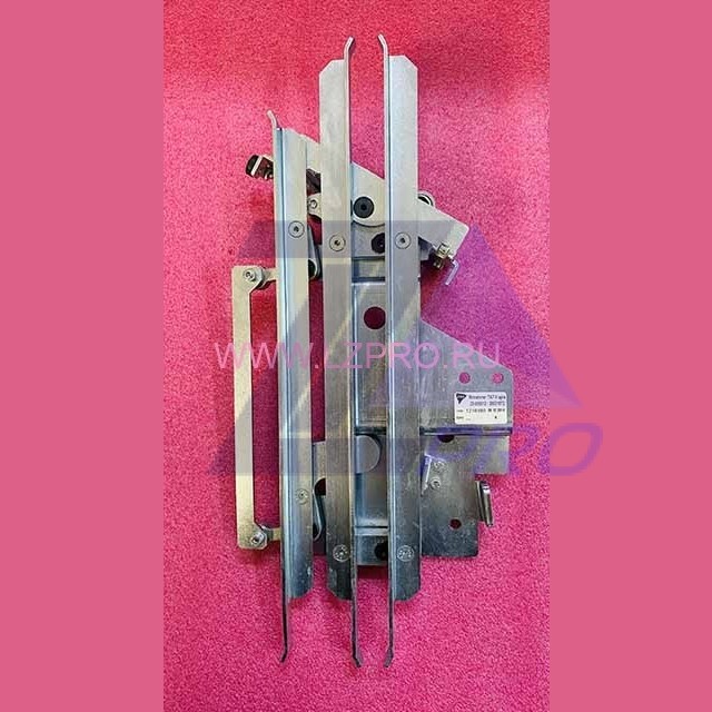 Отводка дверей кабины Mitnehmer TA7-V ThyssenKrupp