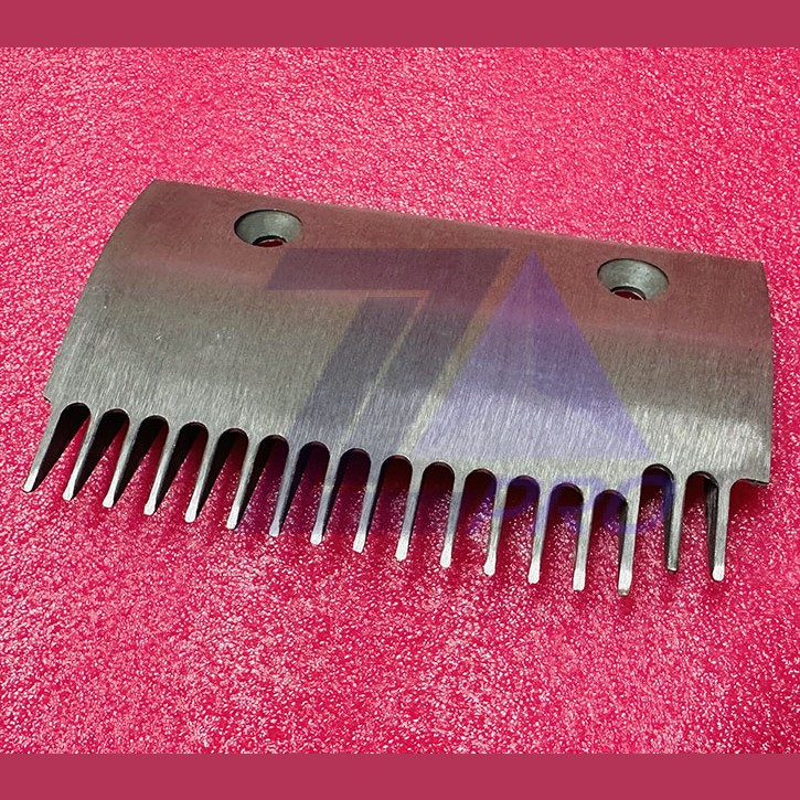 Гребенка левая эскалатора SCE алюминиевая 17 зубьев 158x100mm 2L11531-L LG Sigma