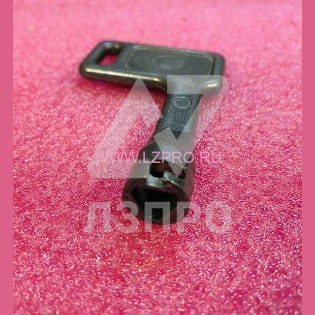 Ключ треугольный с вырезом для фиксации СП8.344.519-01