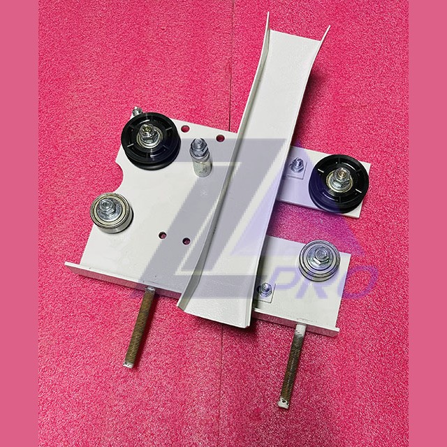 Каретка правая для привода с БУАД без трехплечего рычага 0401.03.10.030 ЩЛЗ