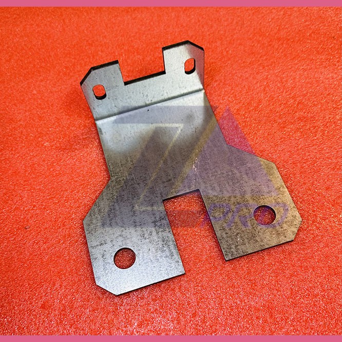 Установочный кронштейн (уголок) масленки кабины ZAA283ANW2