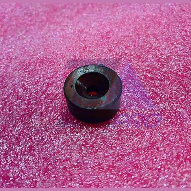 Магнит круглый ферритный с отверстием 20x10x4 мм 83023 ThyssenKrupp