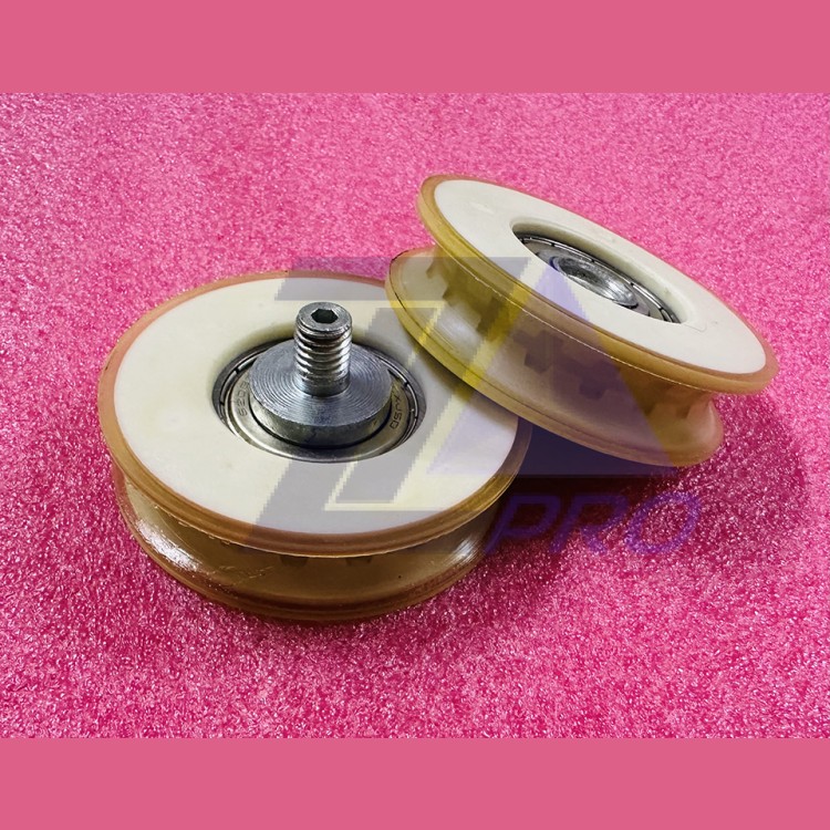 Ролик D=74мм каретки дверей верхний с осью M10 VAR30AP 57602956 Schindler