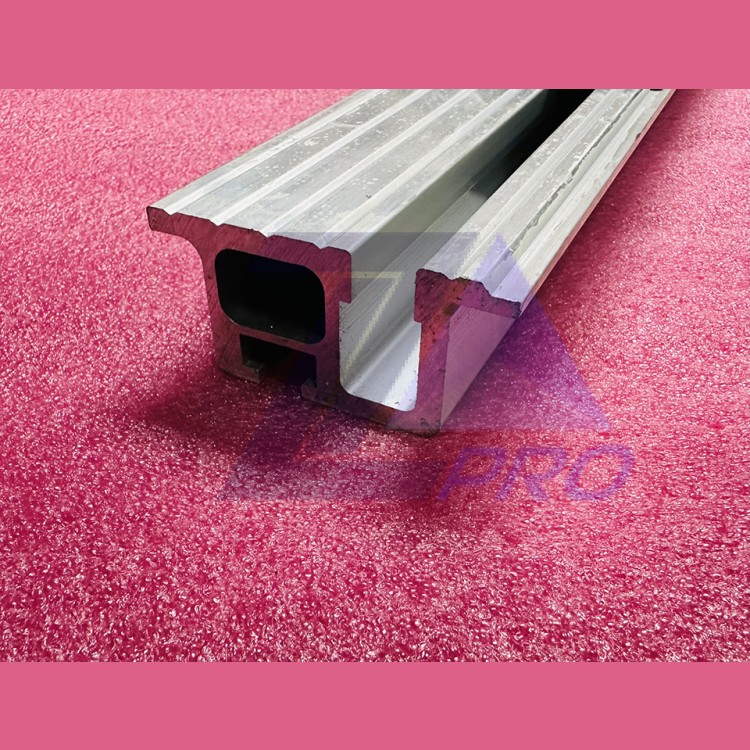 Порог дверей кабины L=1600мм B-75мм проем 800мм центральное открывание 0411С.06.00.009-03 WellMaks ЩЛЗ