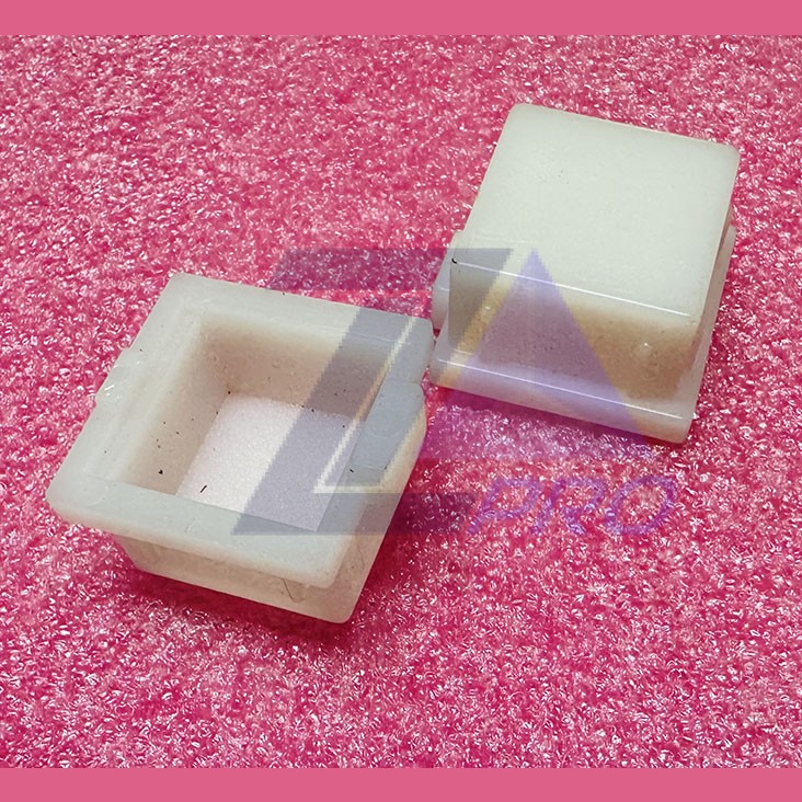 Толкатель модуля кнопочного белый NAO 323DA1 Otis