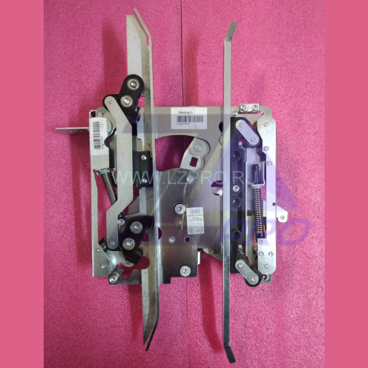 Отводка левая для привода AMDC-R1/R5 длина лыжи NH=500mm KM602673G05 Kone