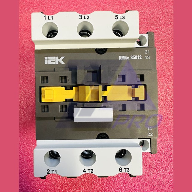 Контактор КМИе-35012 110В 50А iEK
