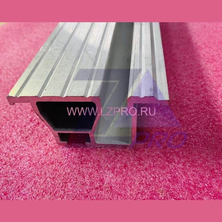 Порог дверей кабины центрального открытия привода Hydra Plus L=1600мм W-75мм Selcom Wittur