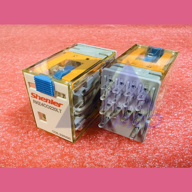 Реле промежуточное 4CO, 5A(250VAC/30VDC), 220VDC, мех. индикация, тест-кнопка с блокировкой, LED RKE4CO220LT Shenler