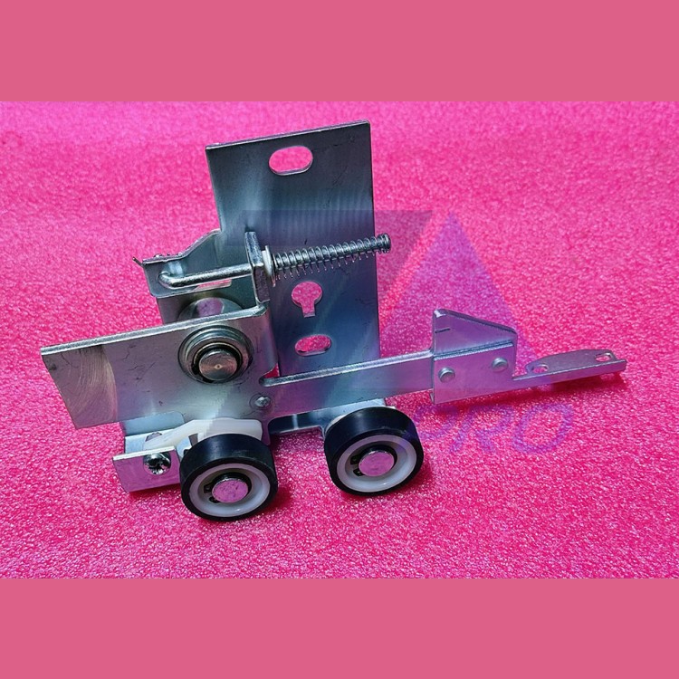 Замок дверей шахты правый S8 Thyssen