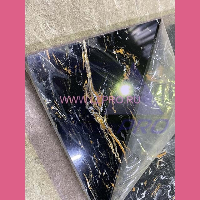 Напольное покрытие мраморное на металлической основе 1050х520х27 мм