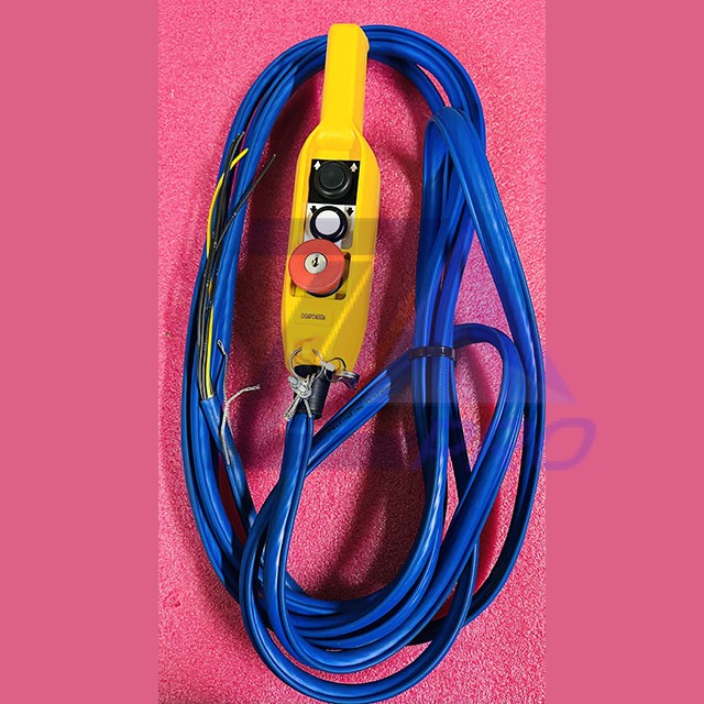 Пульт управления лебедкой двухкнопочный (2 ступенчатые кнопки + стоп бутон + ключ)