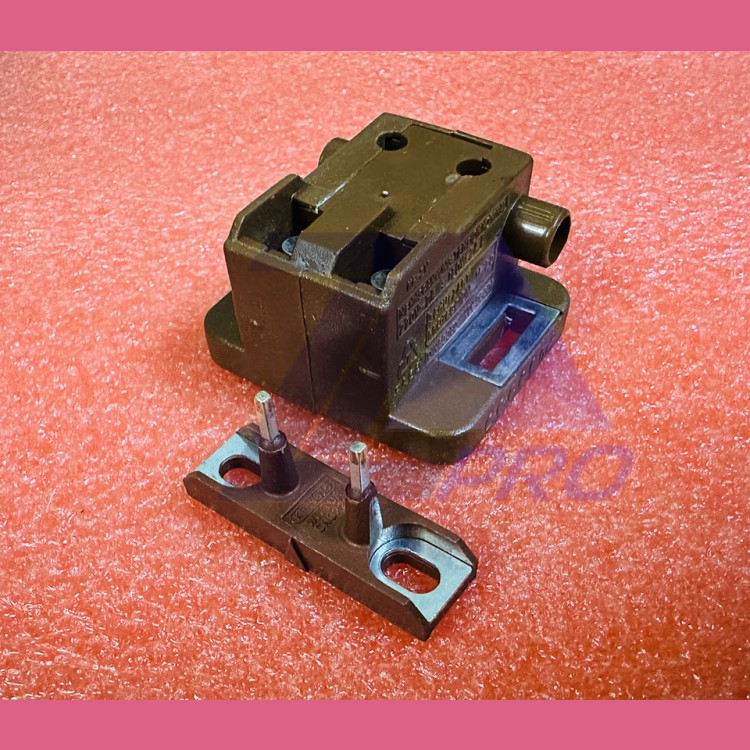 Выключатель (контакт с шунтом) дверей LS0000035 Technos Атлант