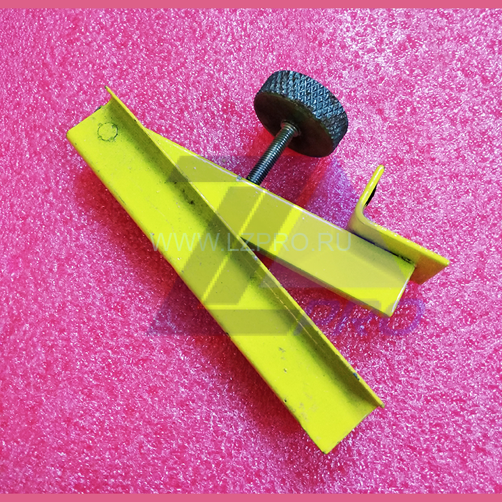 Фиксатор (стопор) дверей лифта