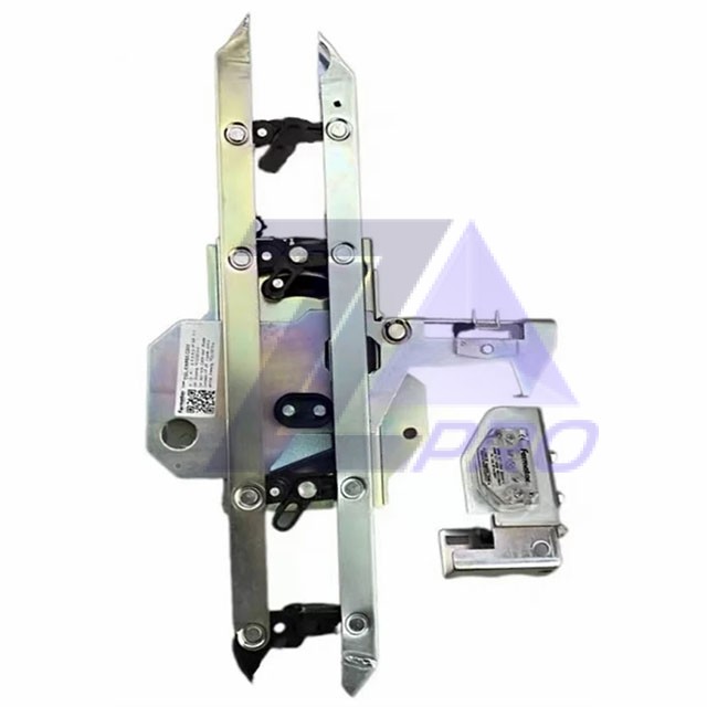 Отводка дверей кабины левая с замком CDL-CARECC200 Fermator