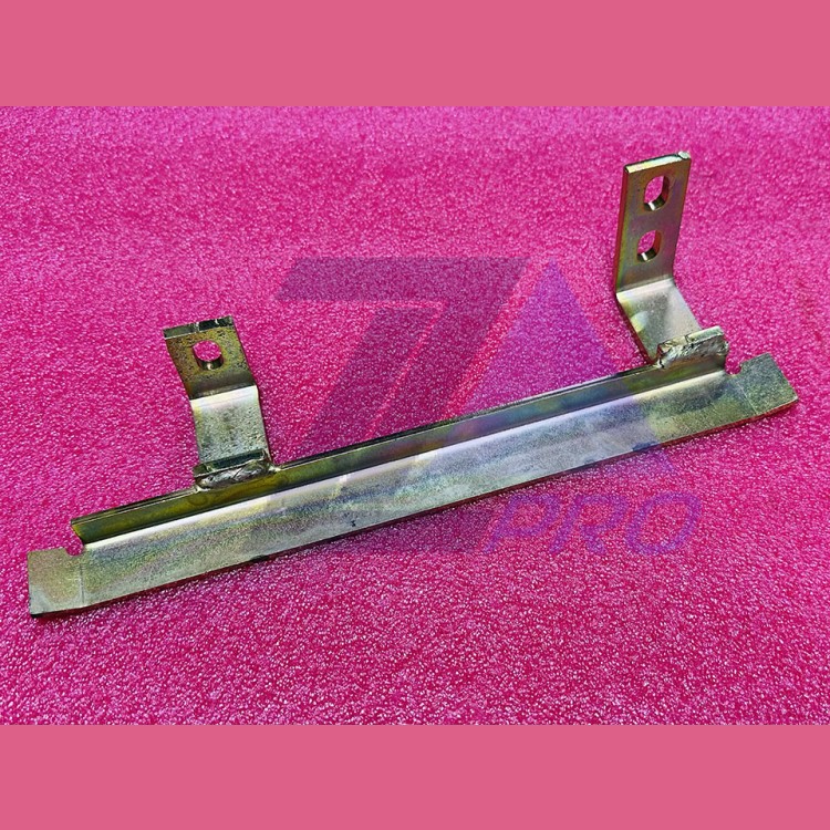 Отводка (щека) неподвижная правая 0411.03.15.270 МЛЗ