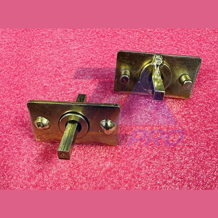 Ось запирающего устройства на две ручки 0505П.06.00.230Б-01 ЩЛЗ