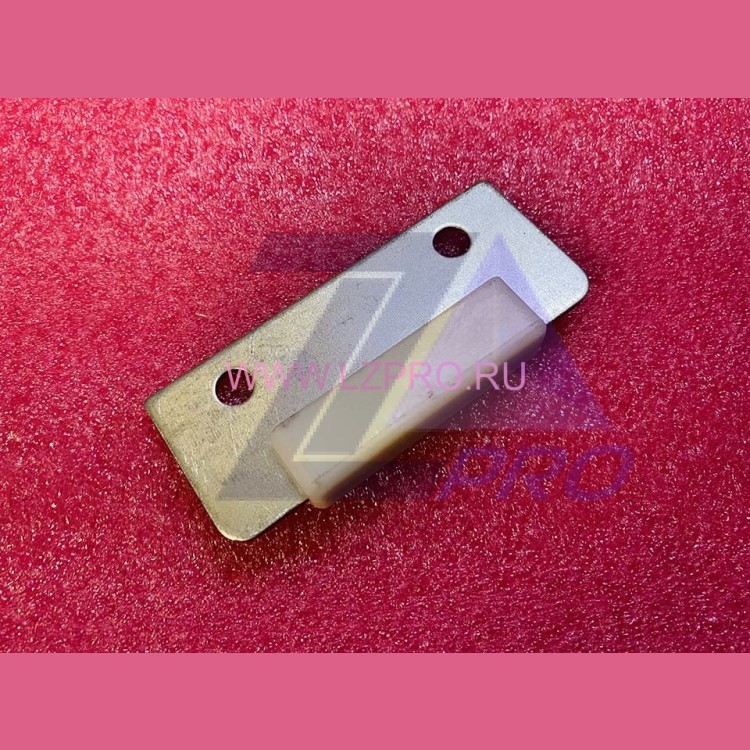 Башмак дверей EAA2215Z723 Otis