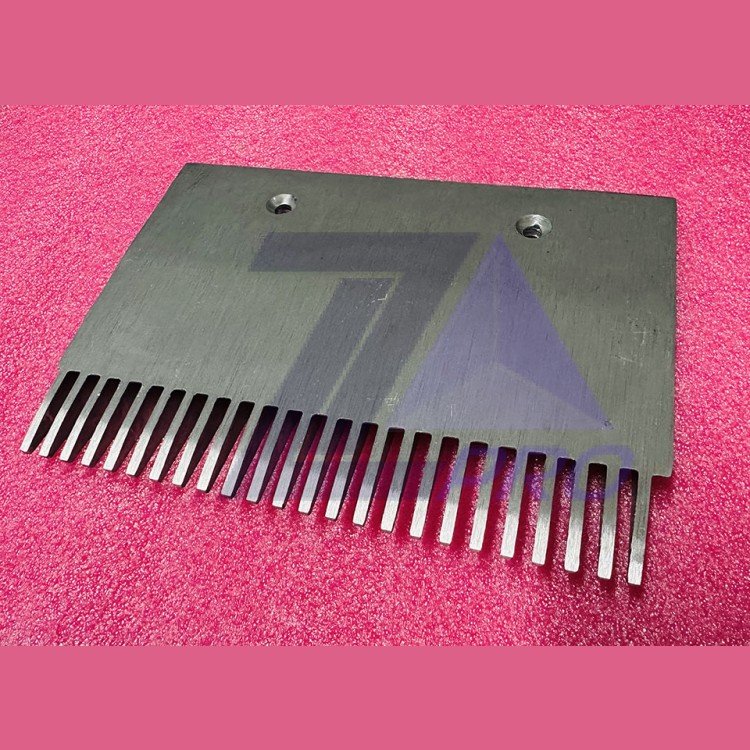 Гребенка левая 24 зуба траволатора 606NCT 206х150мм GAA453BV5 Otis