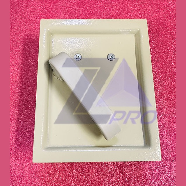 Устройство запирающее дверей шахты правое (одна ручка, без тяг) 0505П.06.00.000Б ЩЛЗ