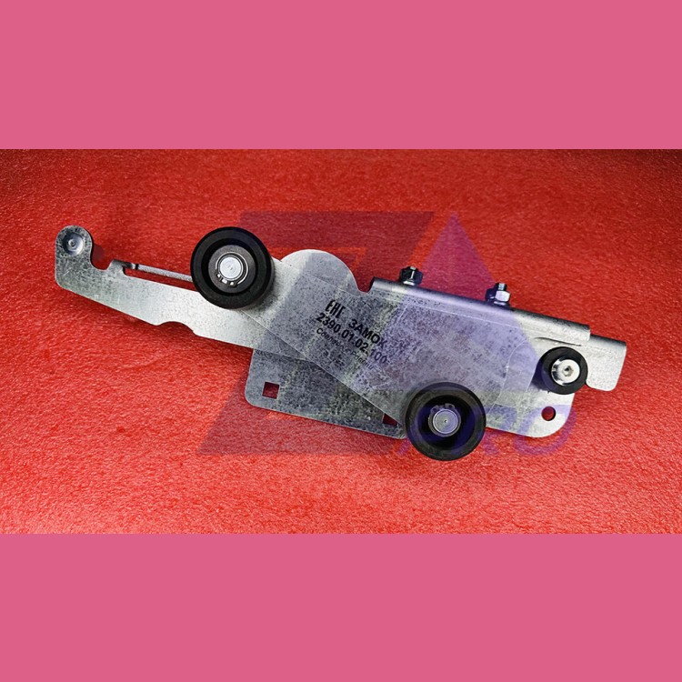 Замок двери шахты правый ЛЛТ 900-П (нового образца) 2390.01.02.100 МЭЛ